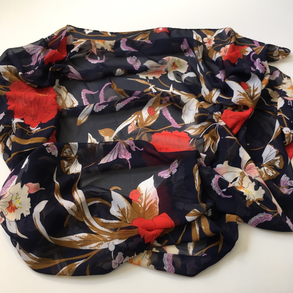 Women’s shawl or wrap